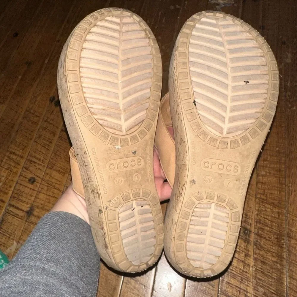 Crocs rubber washable faux cork ortho tan 7 wedge sandals
